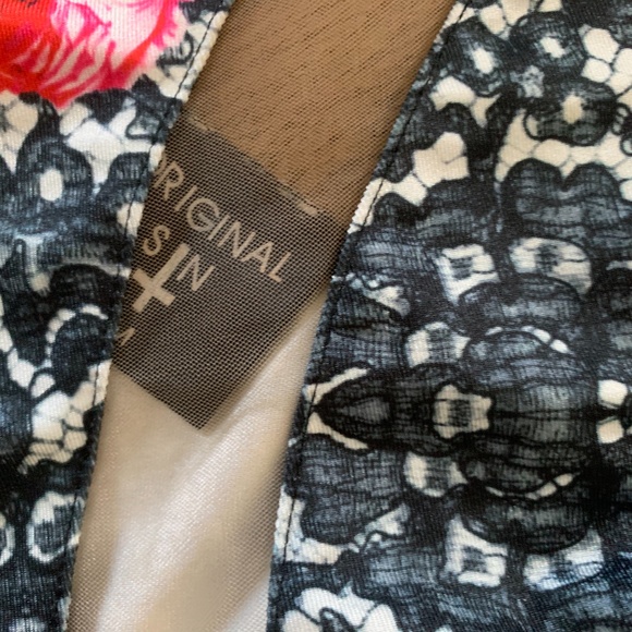 LF Floral SheervBodysuit - Picture 12 of 15